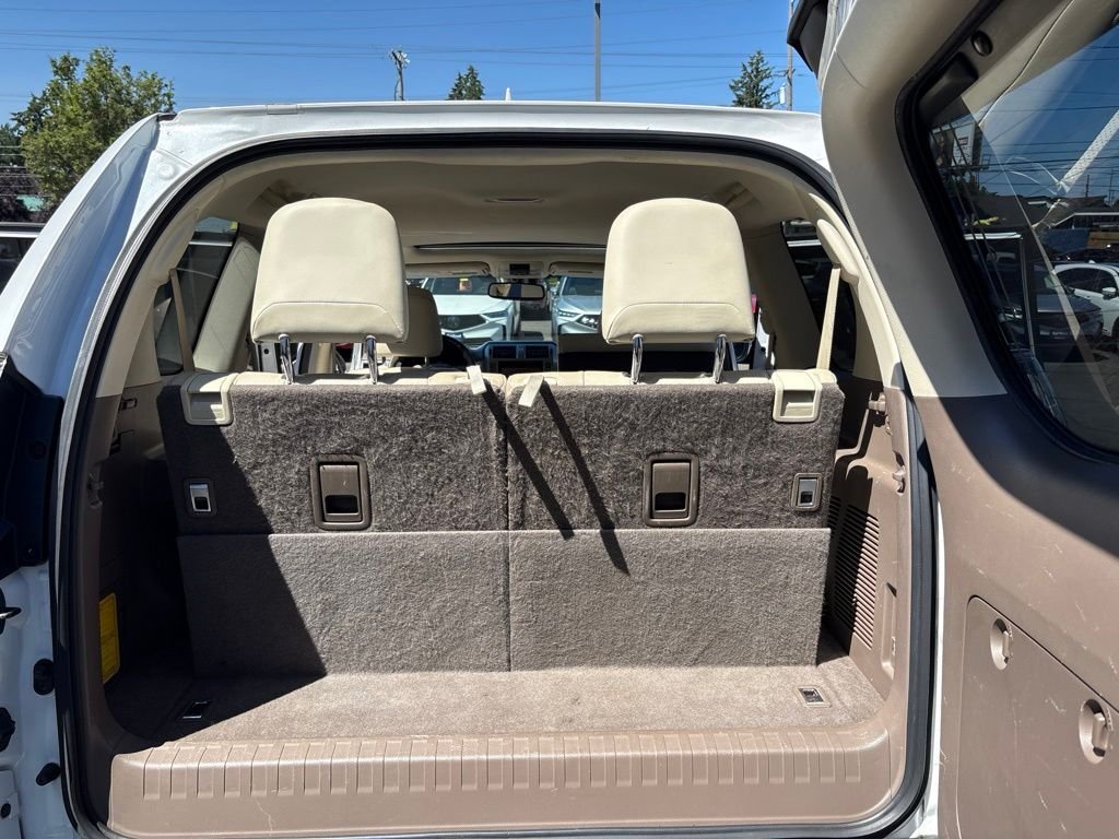 Used 2015 Starfire Pearl Lexus 460 image 31