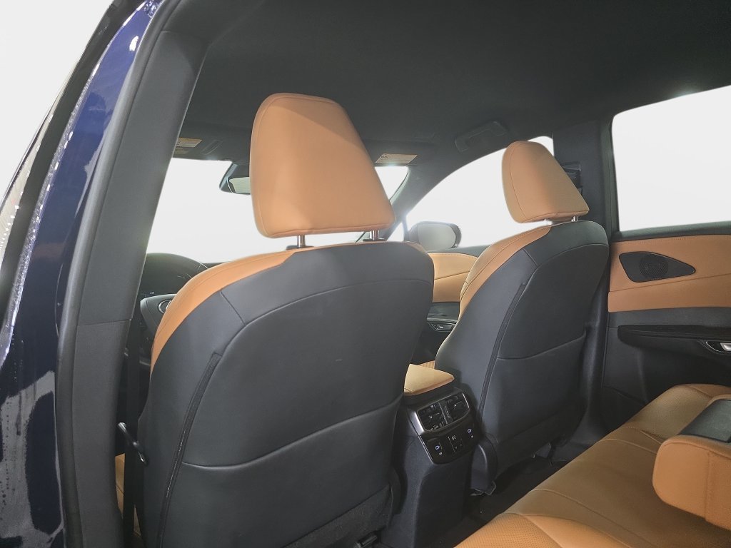 Used 2025 Mica Lexus 350 image 10