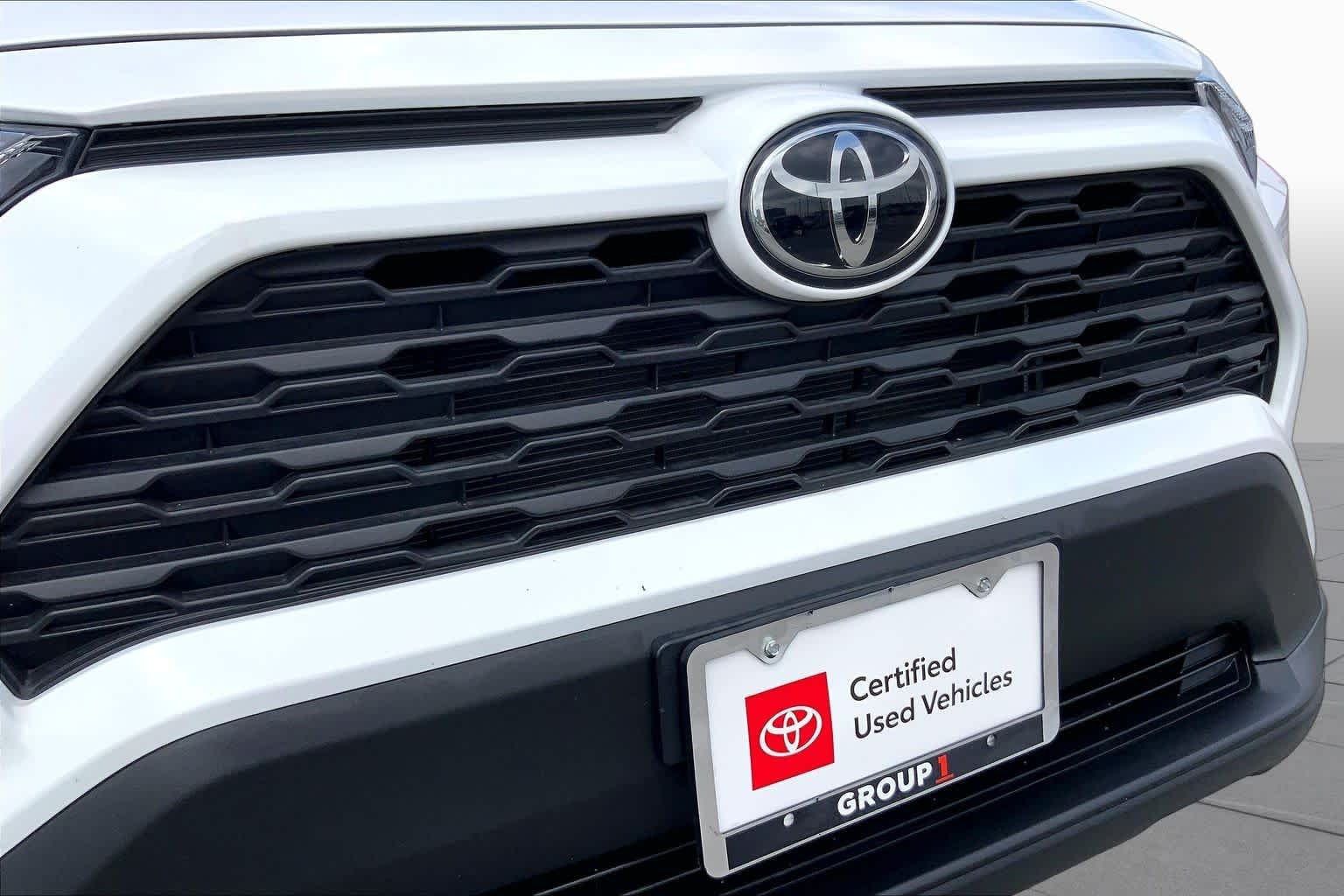 Used 2025 Ice Cap Toyota XLE image 29