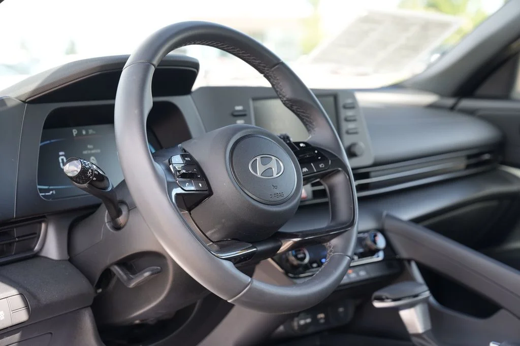 Used 2026 Gray Hyundai SEL Sport image 22