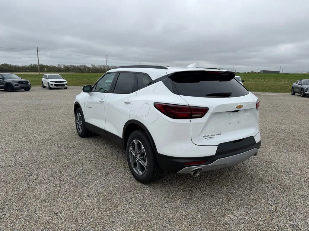 New 2026 Summit White Chevrolet 3LT image 5