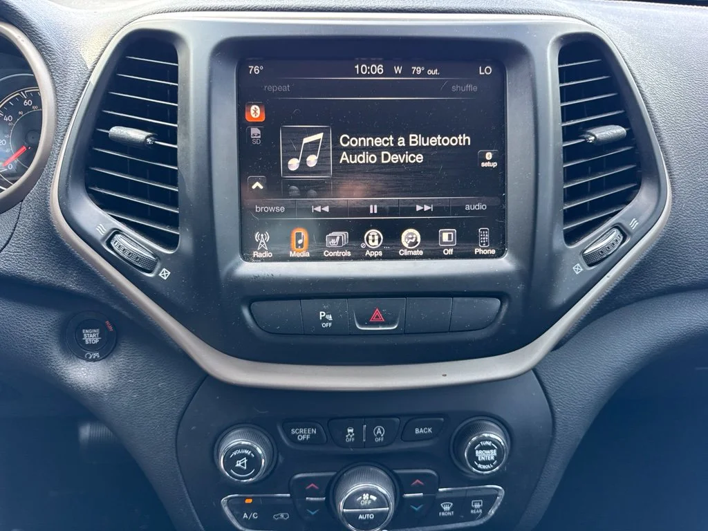 Used 2015 Deep Cherry Red Crystal Jeep Latitude image 12