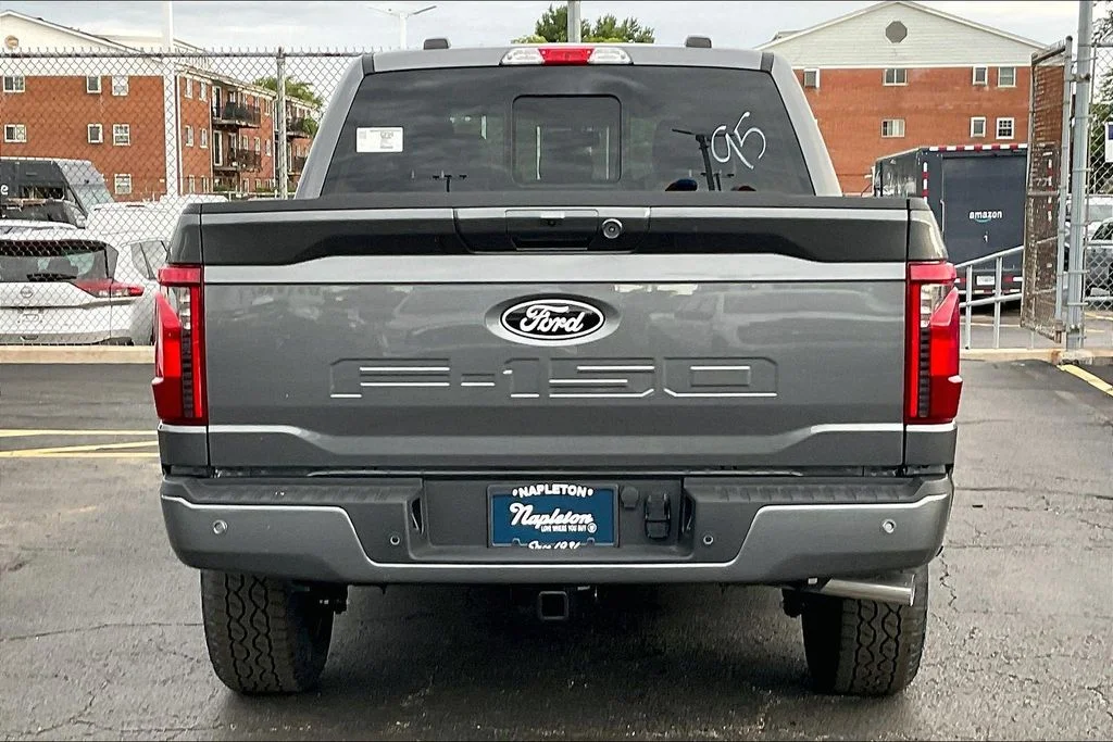 New 2026 Carbonized Gray Metallic Ford XLT image 3