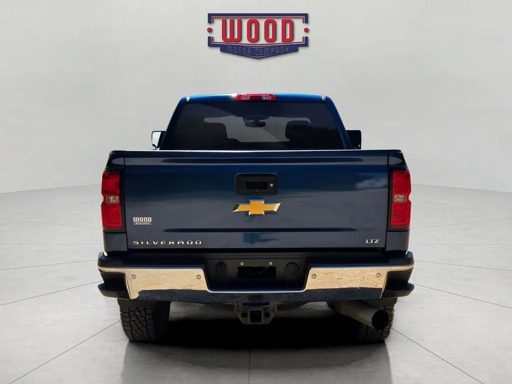Used 2019 Blue Chevrolet LTZ image 3