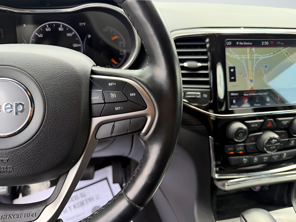 Used 2022 Red Jeep Laredo X image 12