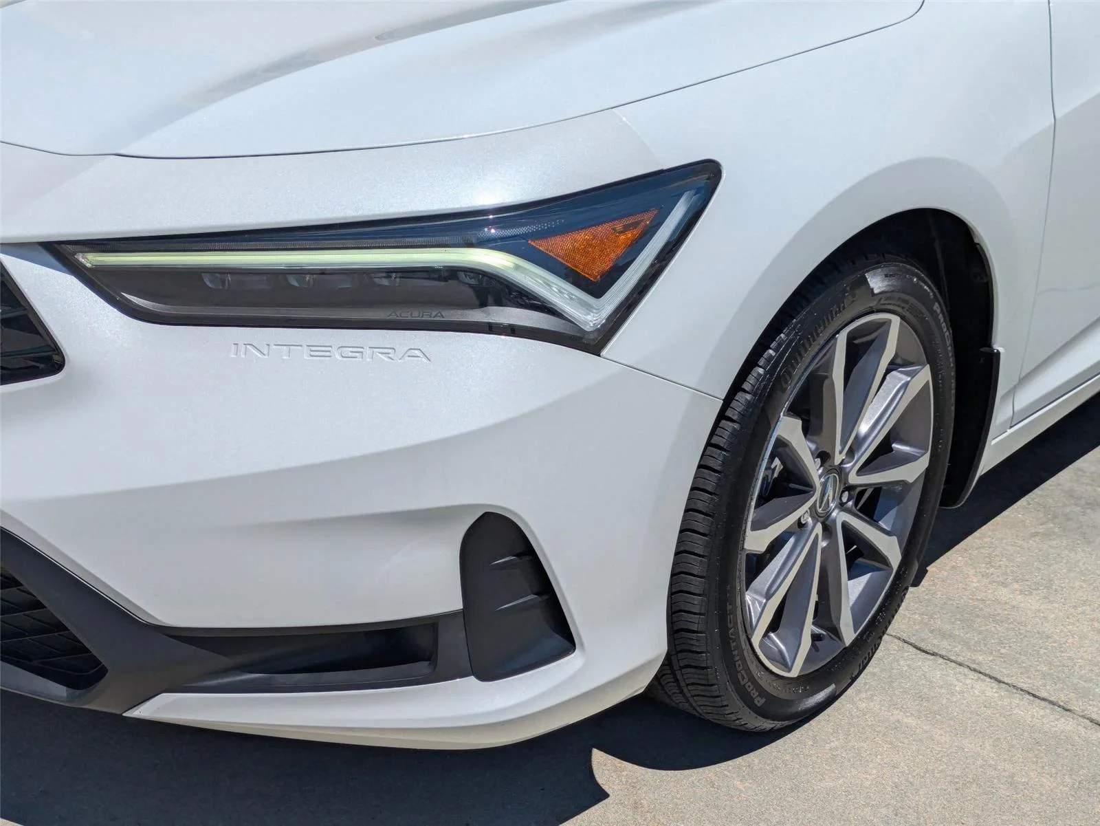 Used 2024 Platinum White Pearl Acura  image 9