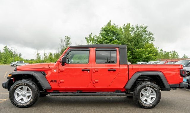 Used 2020 Red Jeep Sport image 9