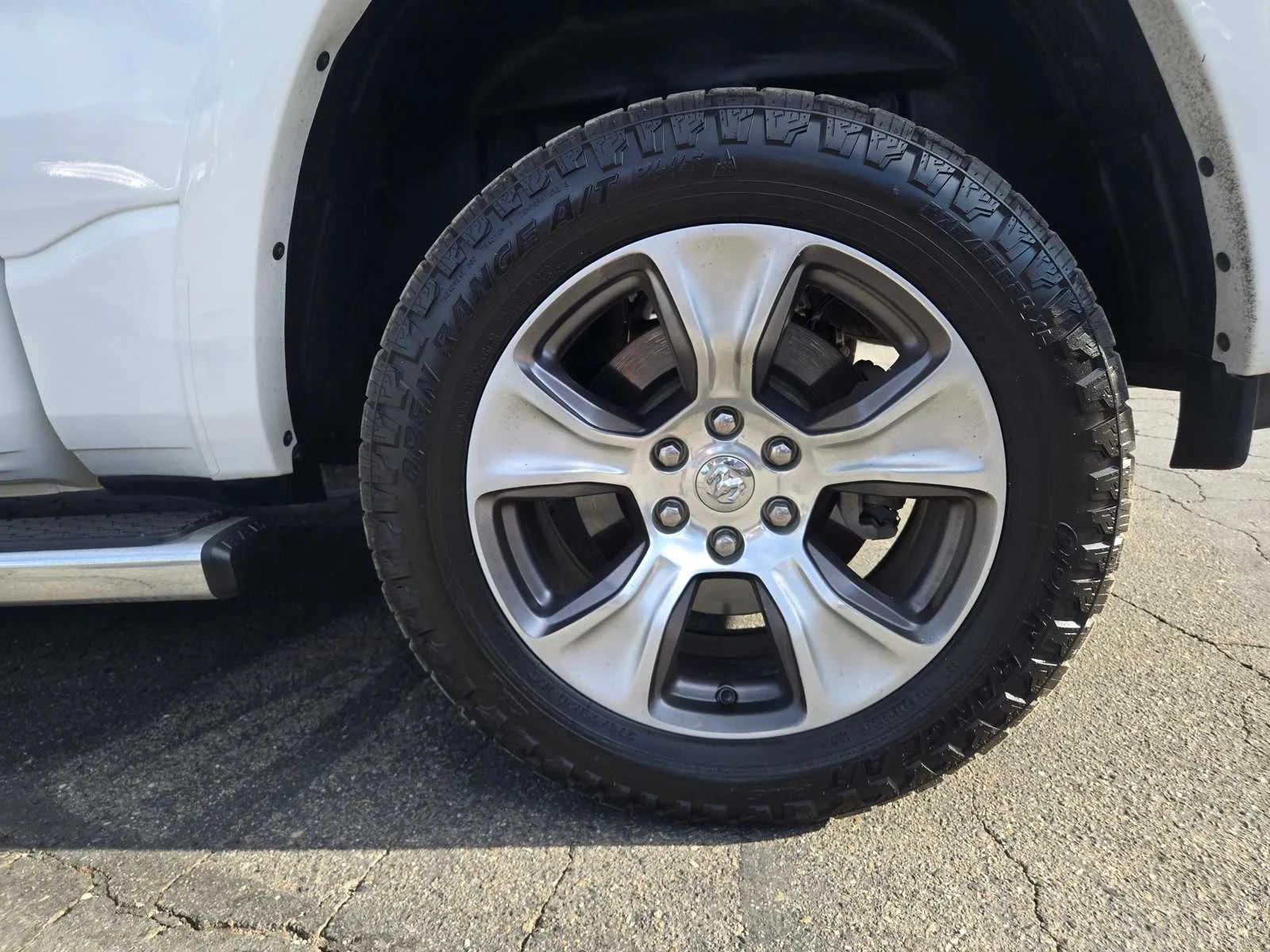 Used 2021  Ram Laramie image 27