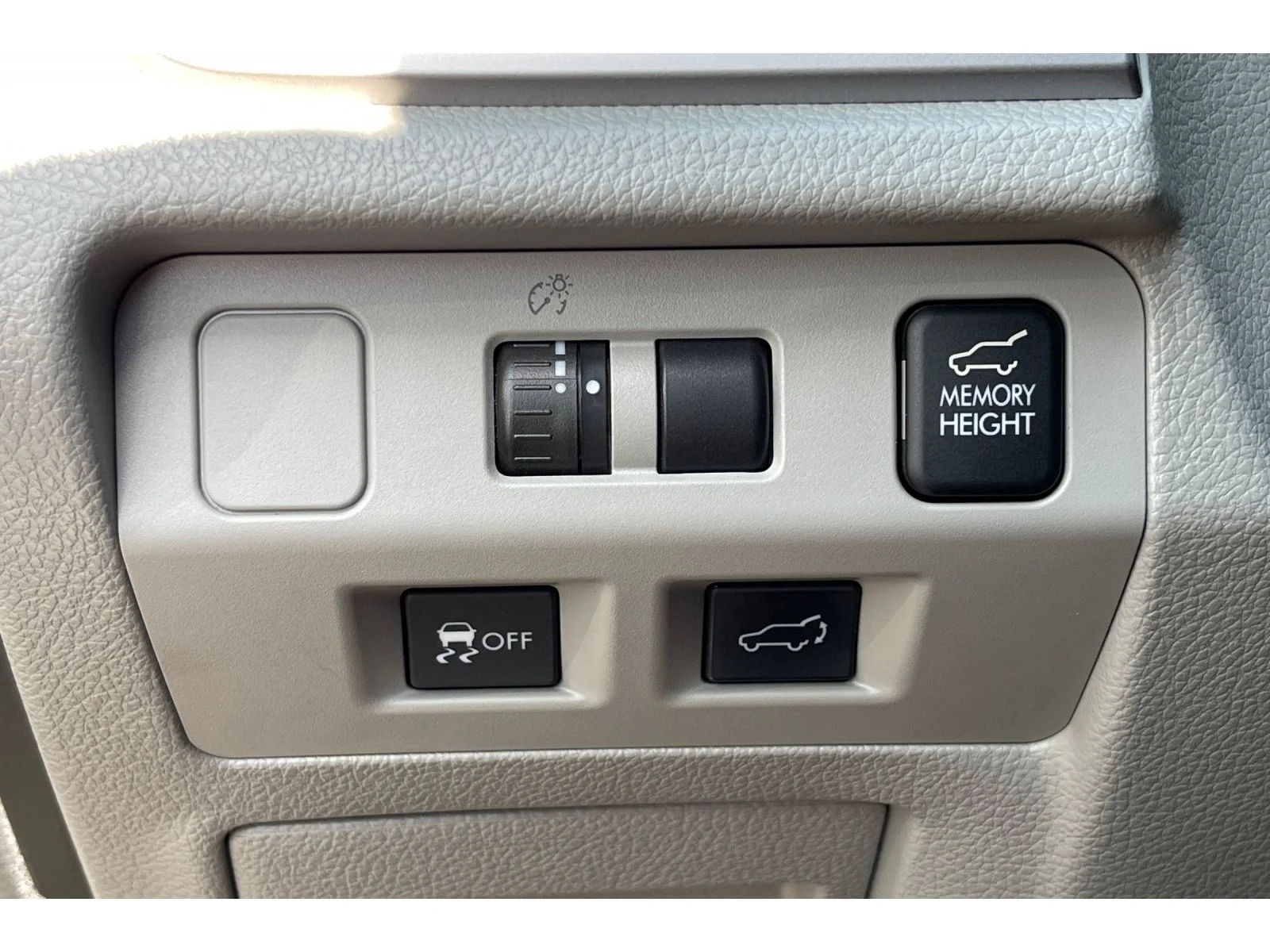 Used 2015 Satin White Pearl Subaru 2.5i Limited image 39