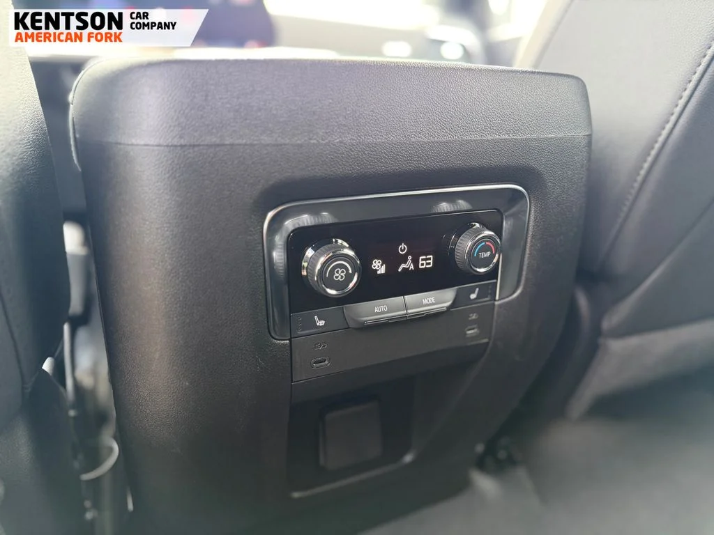 2025 Chevrolet Suburban High Country - Photo 34