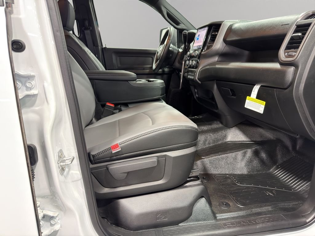 New 2026 Bright White Clear-Coat Exterior Paint RAM Tradesman image 15