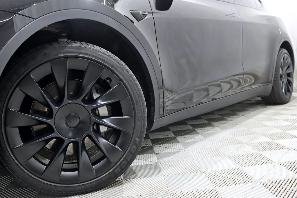 Used 2022 Black Tesla Long Range image 5