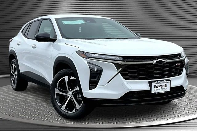 2026 Chevrolet Trax RS - Photo 2