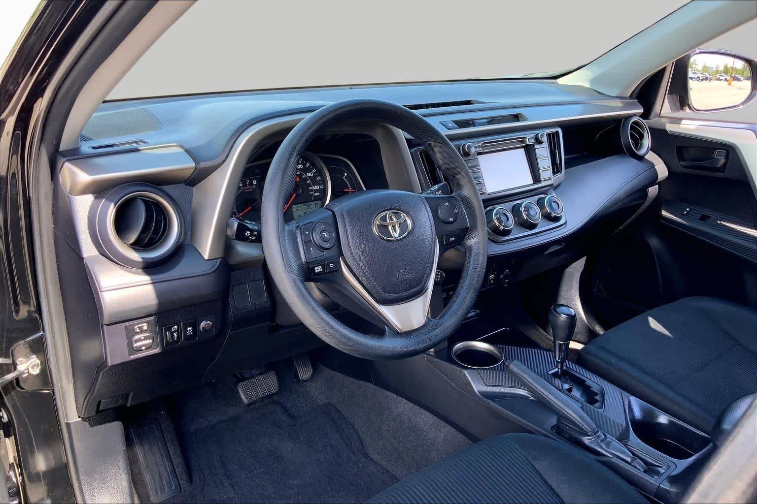Used 2015 Black Toyota LE image 17