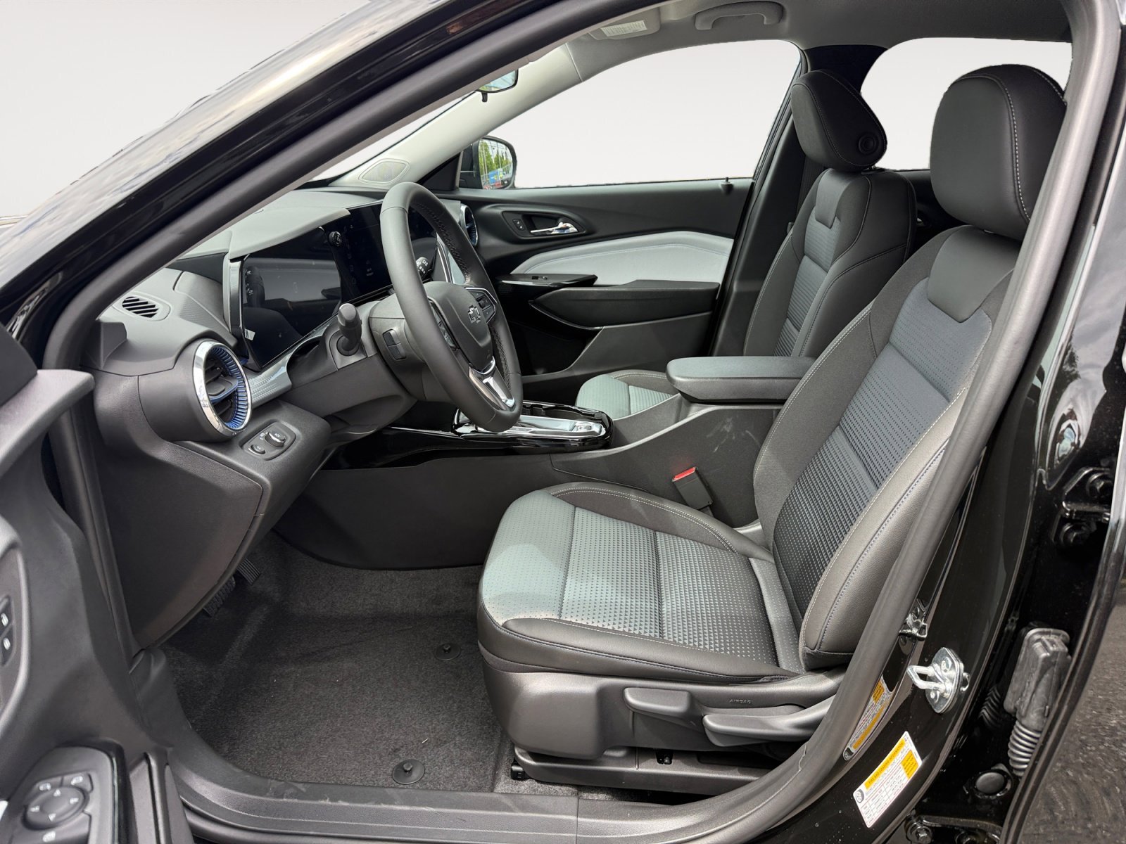 New 2026 Mosaic Black Metallic Chevrolet LT image 10