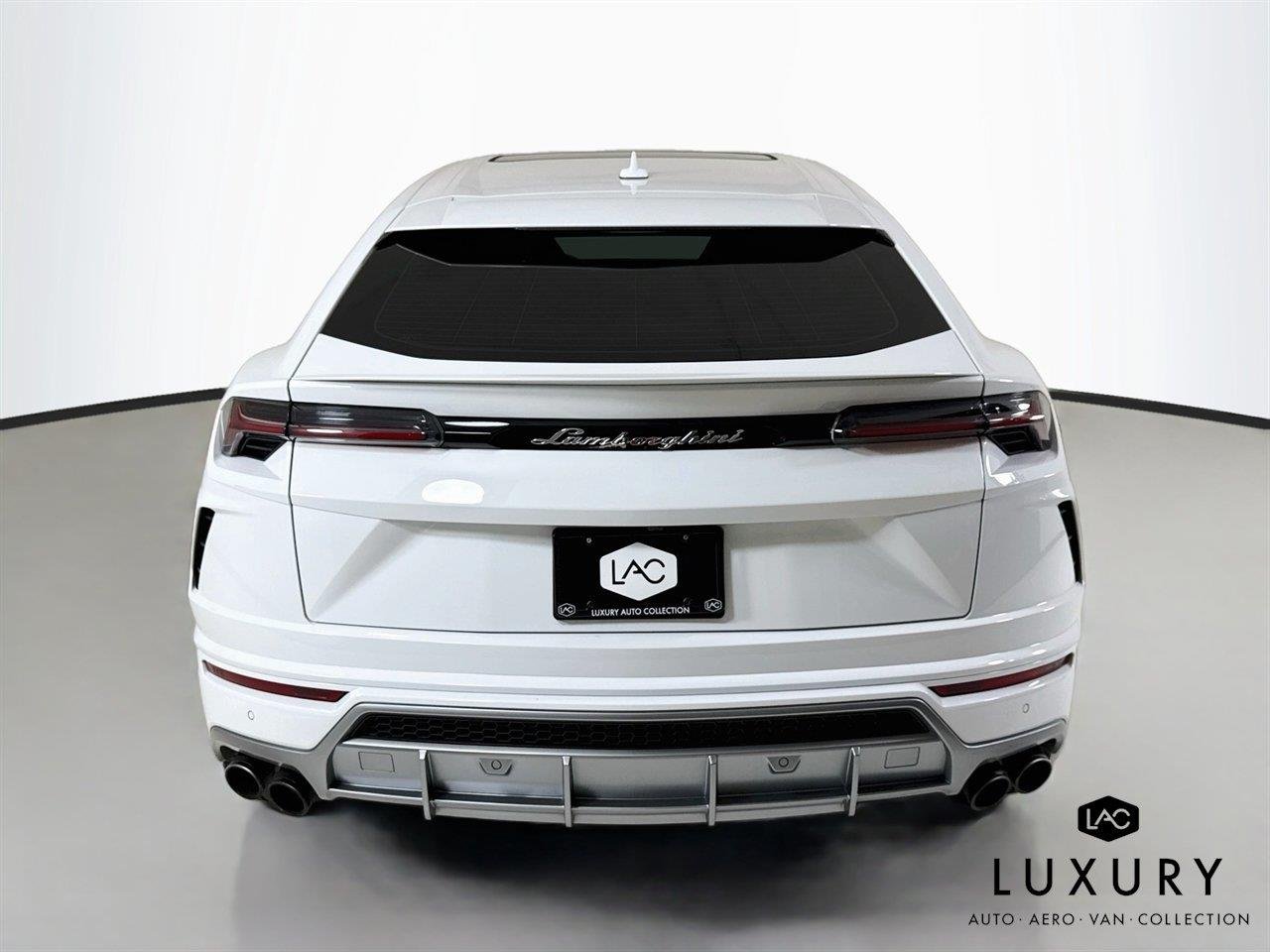 Used 2020 Bianco Icarus Metallic Lamborghini Carbon Bonnett | Custom Exhaust | Only 10K Miles image 7