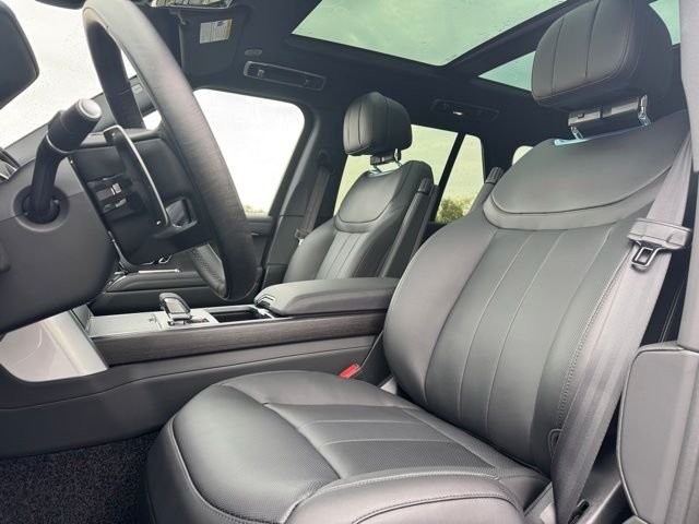 New 2026 Santorini Black Land Rover SE image 13