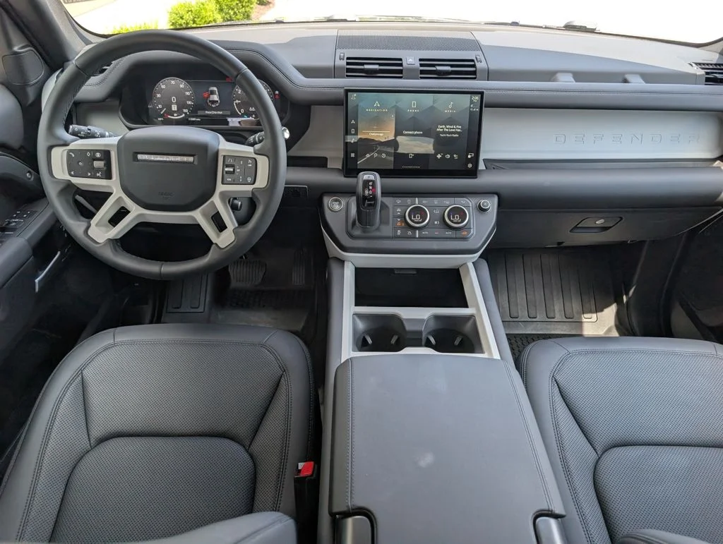 Used 2025 Black Land Rover S image 11