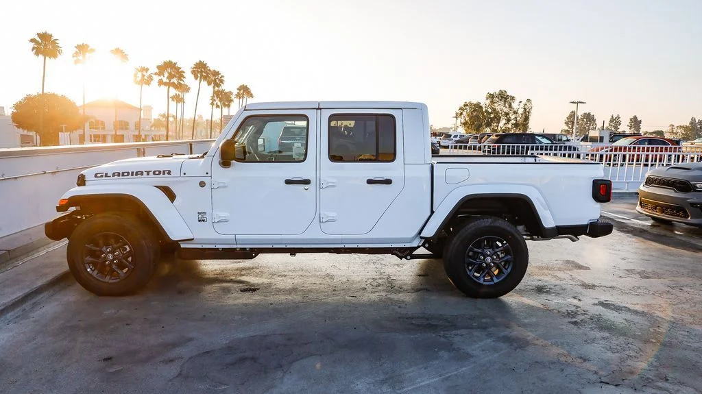 New 2026 White Jeep 85th Anniversary Edition image 14