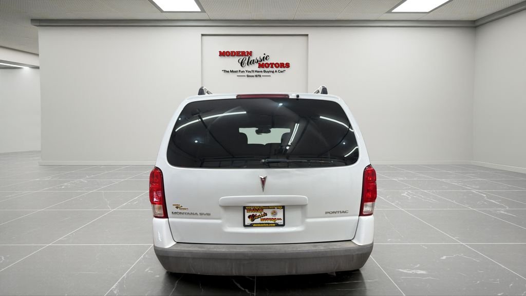 Used 2006 White Pontiac Base image 4