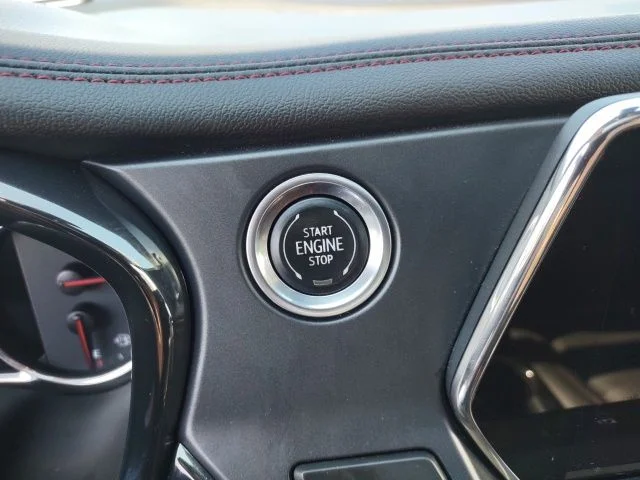 Used 2019 Red Chevrolet RS image 17