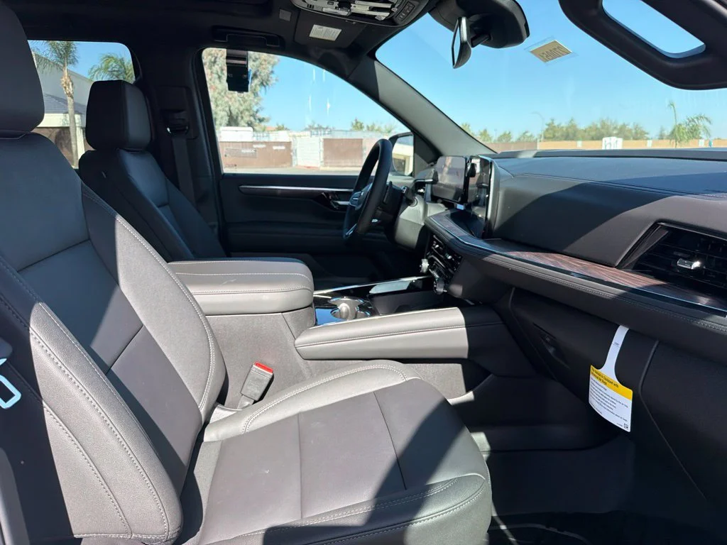 2027 Chevrolet Tahoe Z71 - Photo 25