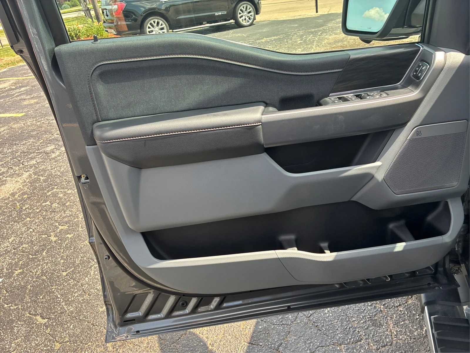 New 2026 Carbonized Gray Metallic Ford Lariat® image 17