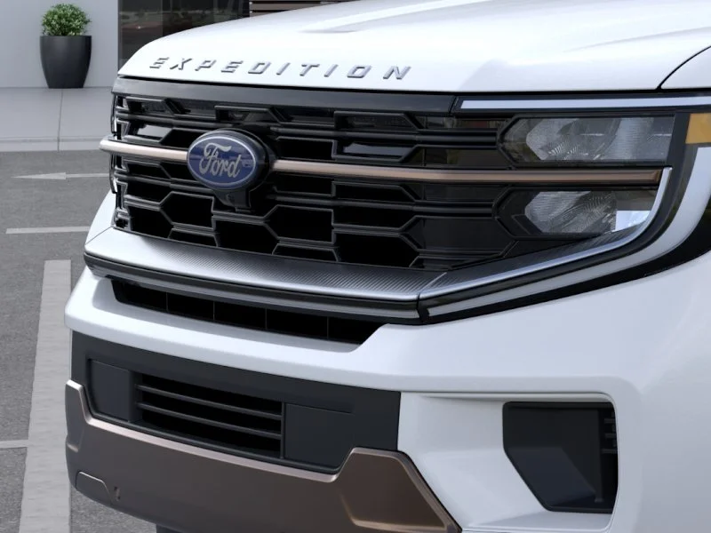 New 2026 Star White Metallic Tri-Coat Ford MAX King Ranch® image 40
