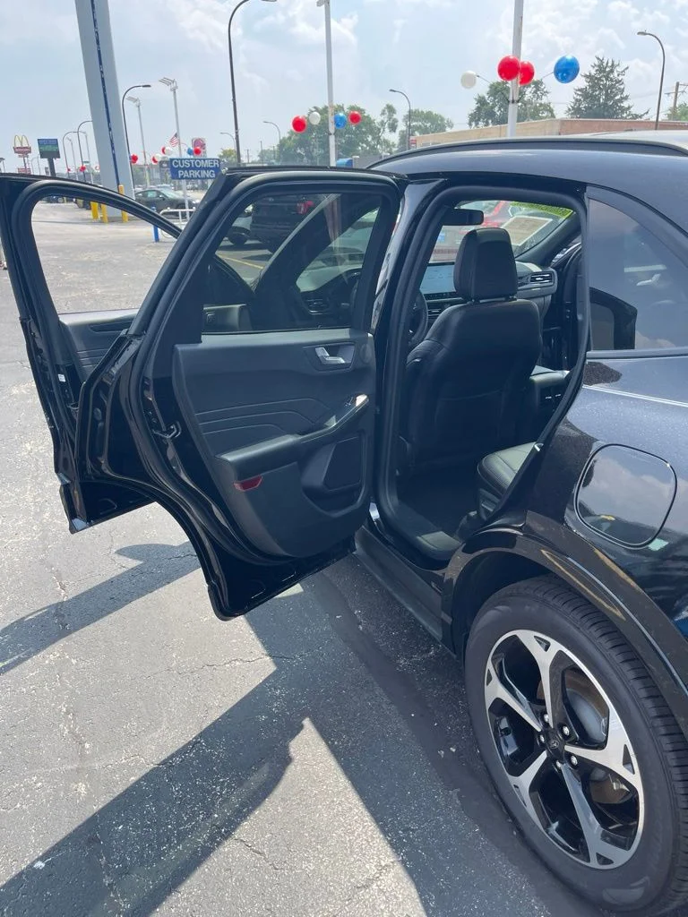 Used 2025 Black Ford ST-Line Elite image 34