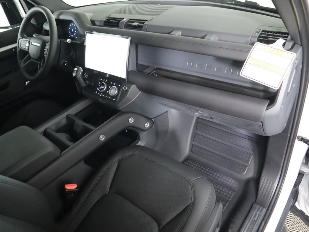 2026 Land Rover Defender S - Photo 17
