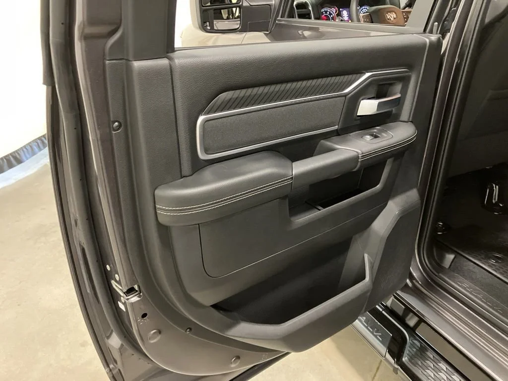 2025 RAM 2500 Big Horn - Photo 11