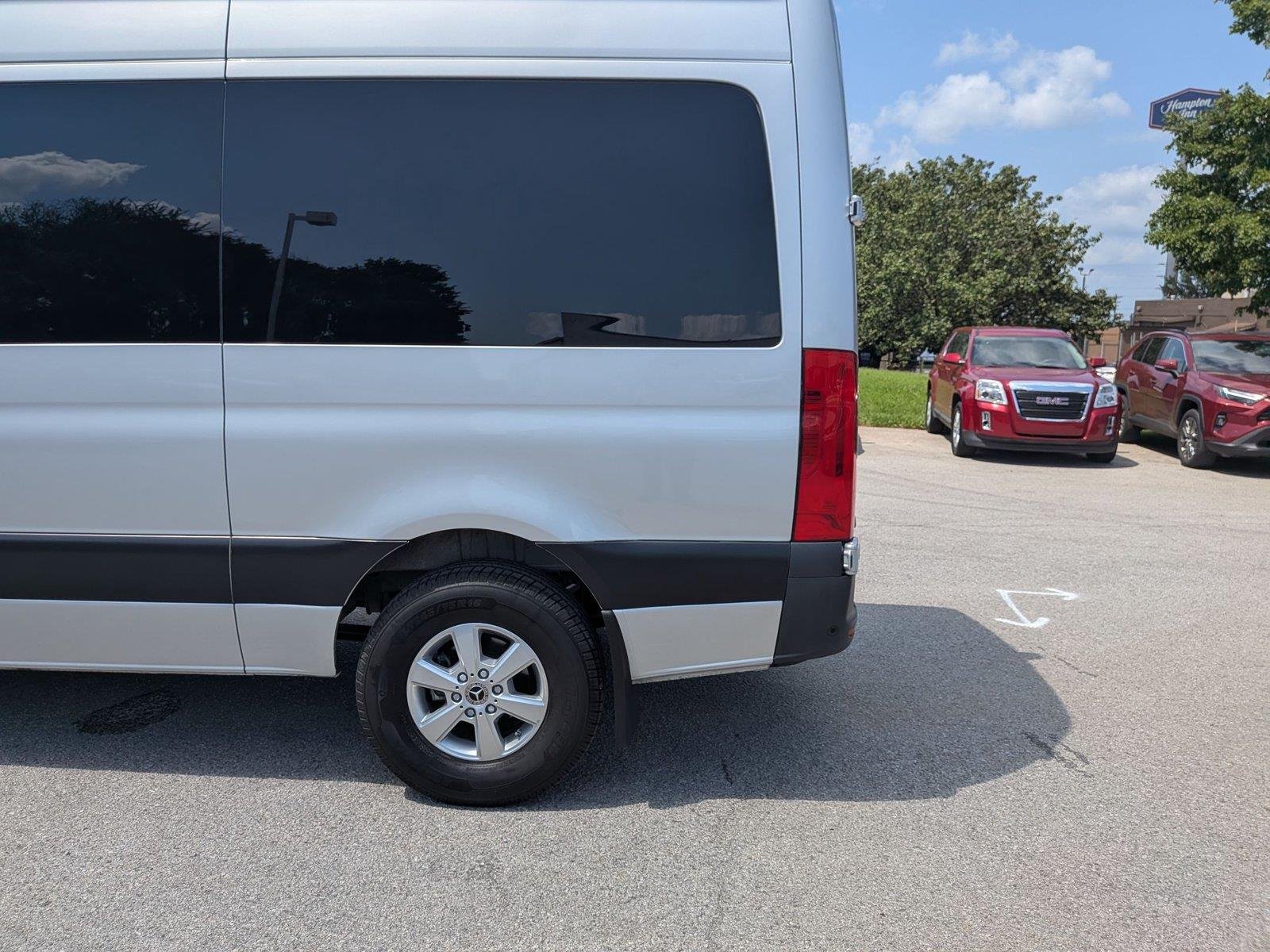Used 2021  Mercedes-Benz  image 11