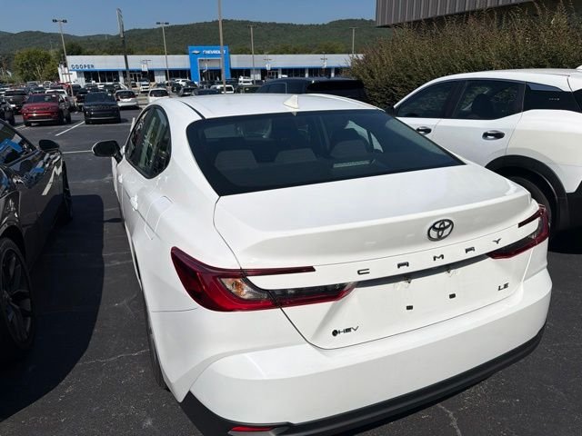 Used 2025 Ice Toyota LE image 8