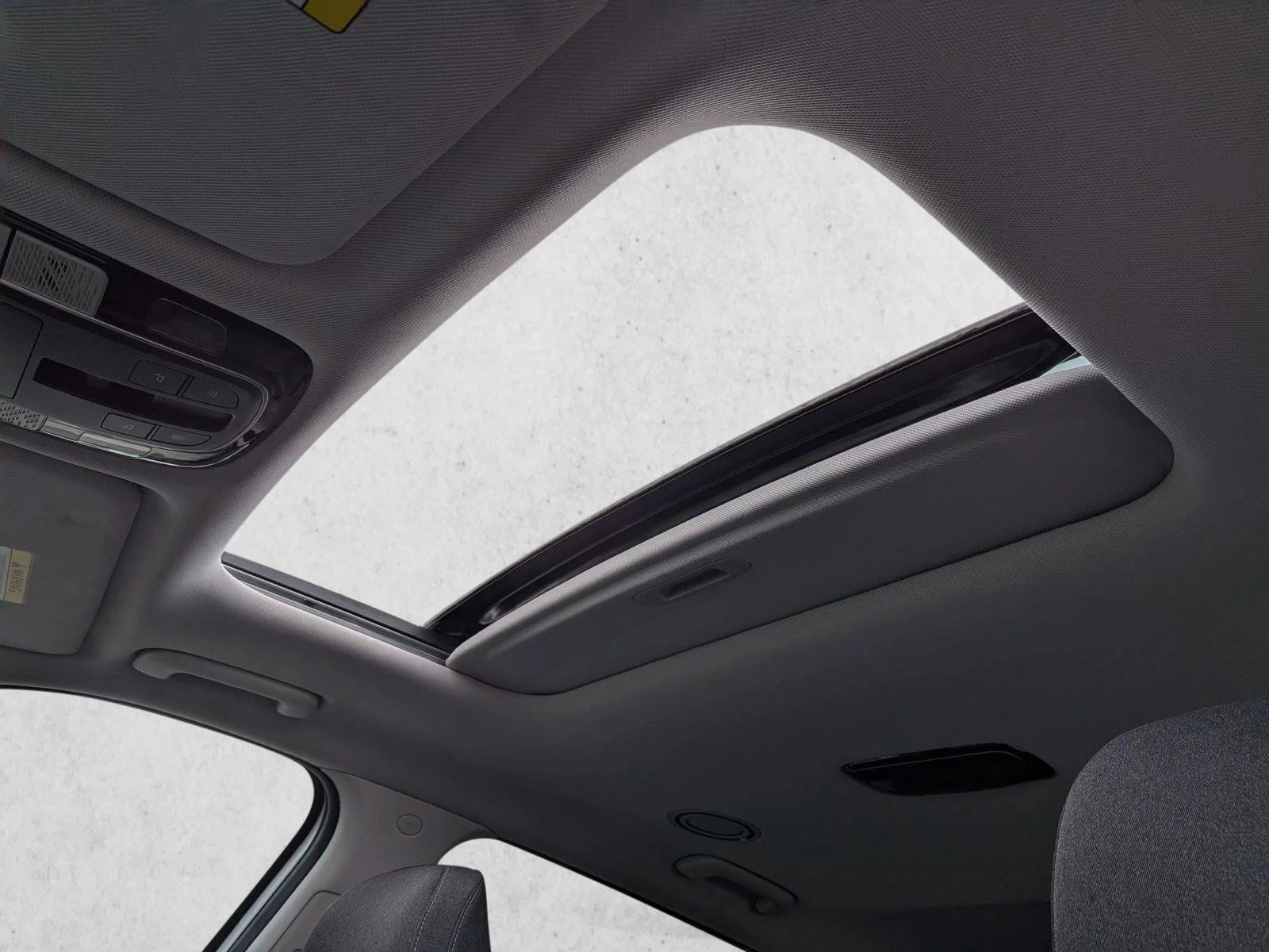 Used 2022 Hyper White Hyundai SEL image 15