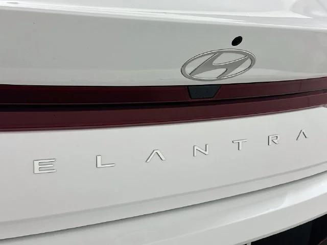 New 2026 White Hyundai SE image 23