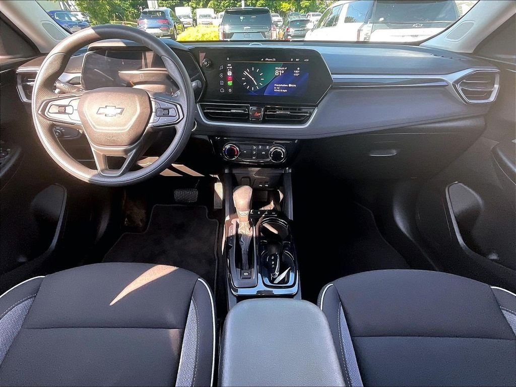 Used 2024 Gray Chevrolet LT image 21