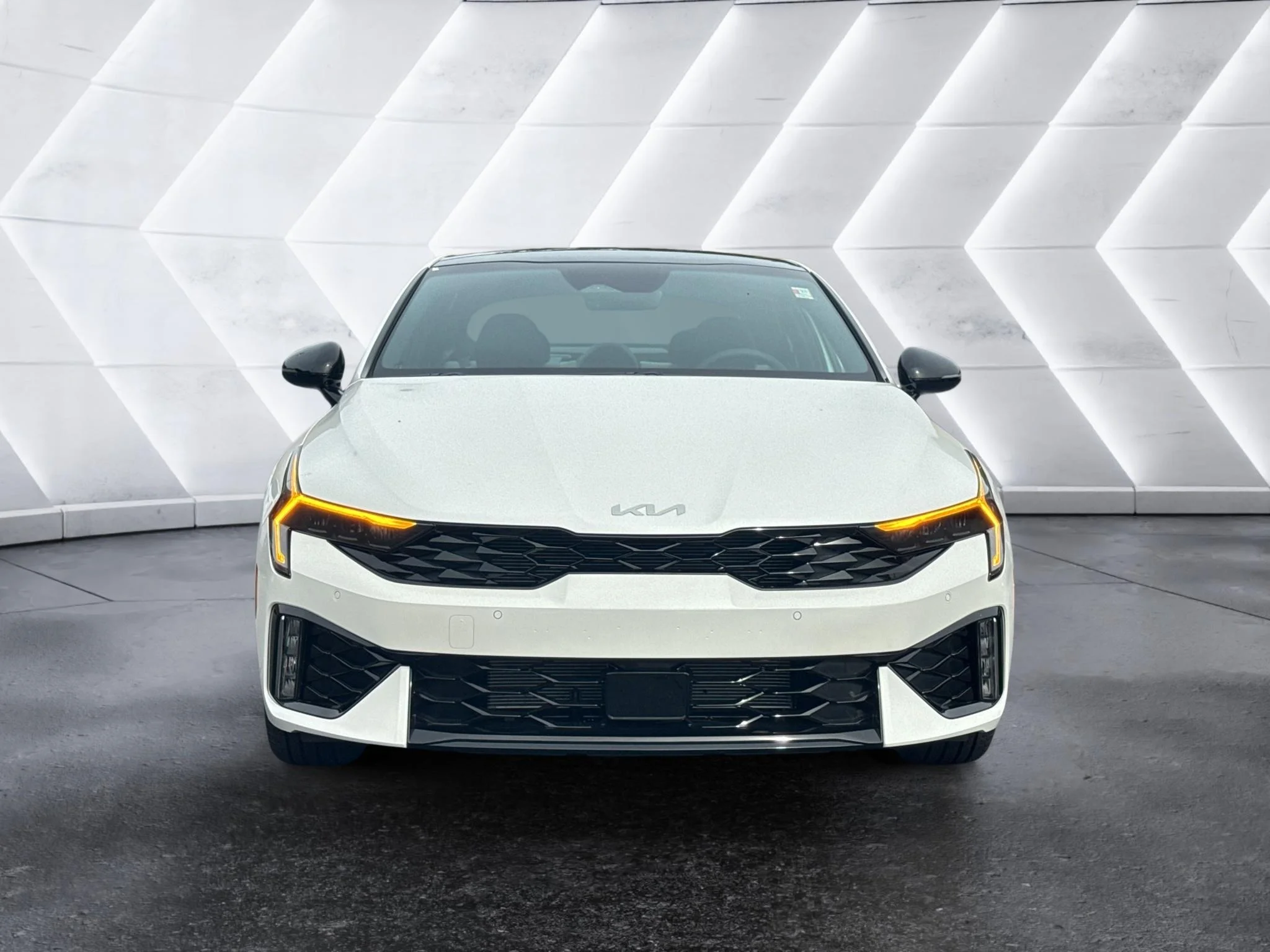 New 2027 Snow White Pearl Kia GT-Line image 2