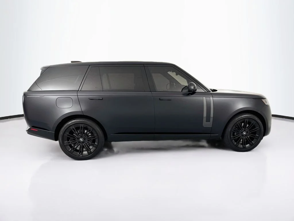 Used 2023 Black Land Rover SE image 4