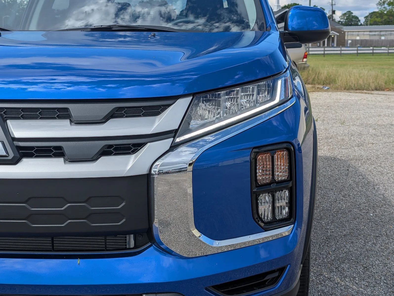 New 2027 Blue Mitsubishi 2.0 ES image 12