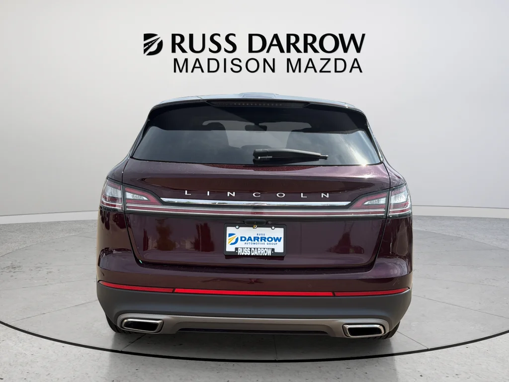 Used 2022 Red Lincoln Reserve image 4