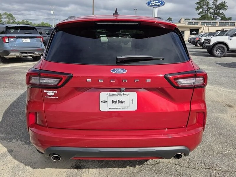 Used 2024 Rapid Red Metallic Tinted Clearcoat Ford ST-Line image 12