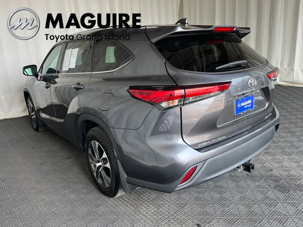 Used 2020 Gray Toyota XLE image 30