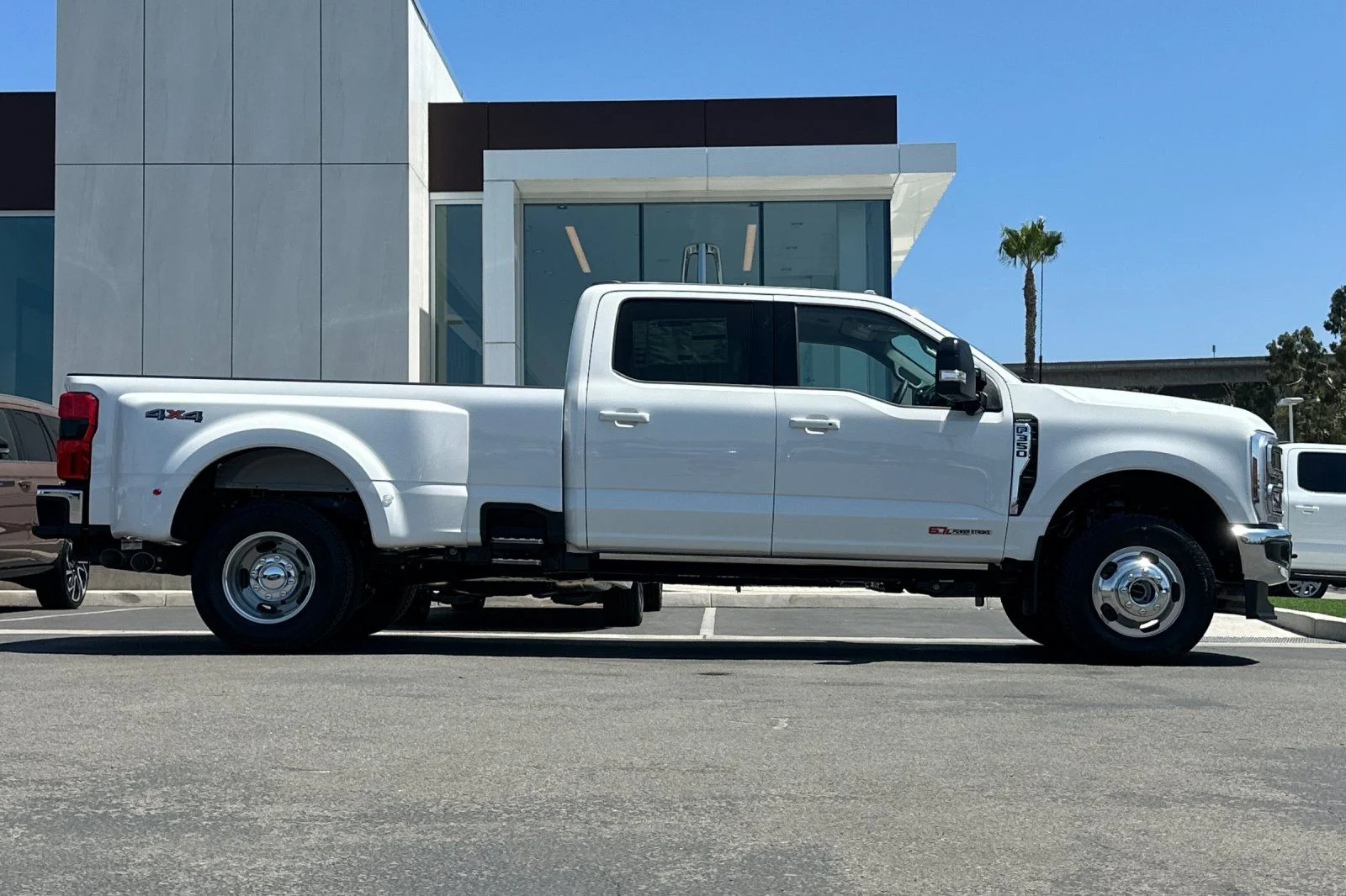 New 2026 Star White Metallic Tri-Coat Ford F-350® Lariat® image 2
