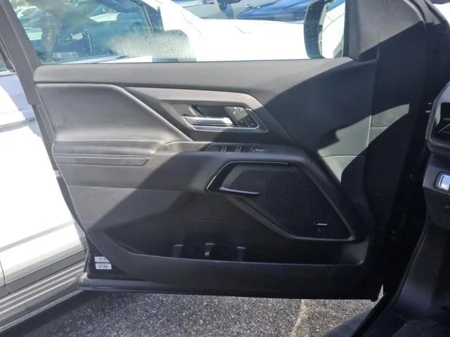 Used 2025 Black Chevrolet LT - Extended Range image 6