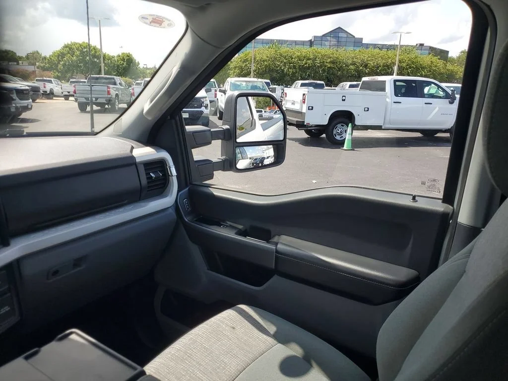 Used 2025 White Ford XL image 11