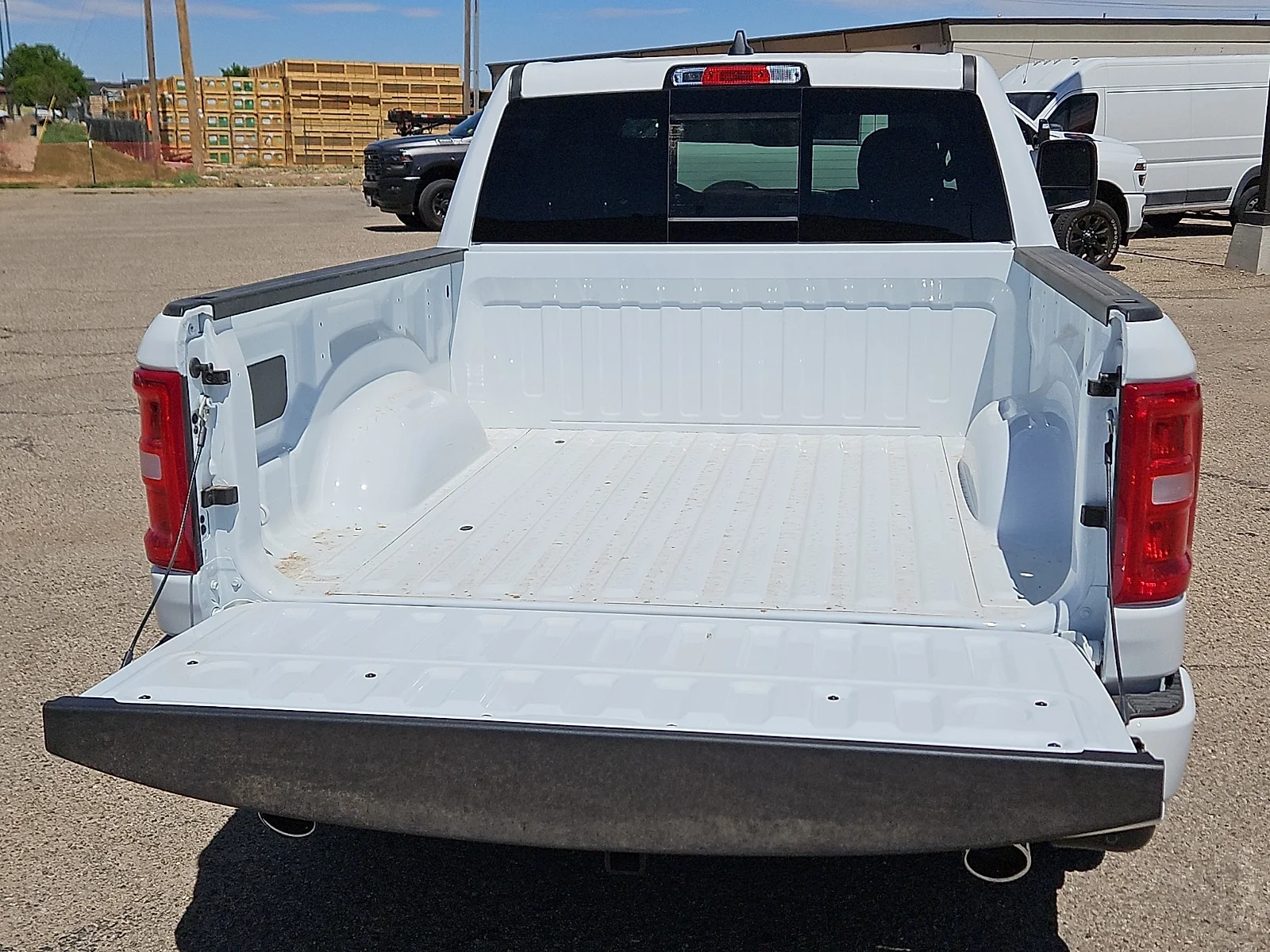 New 2026 PW7 Bright Whit Ram LONE STAR CREW CAB 4X4 5