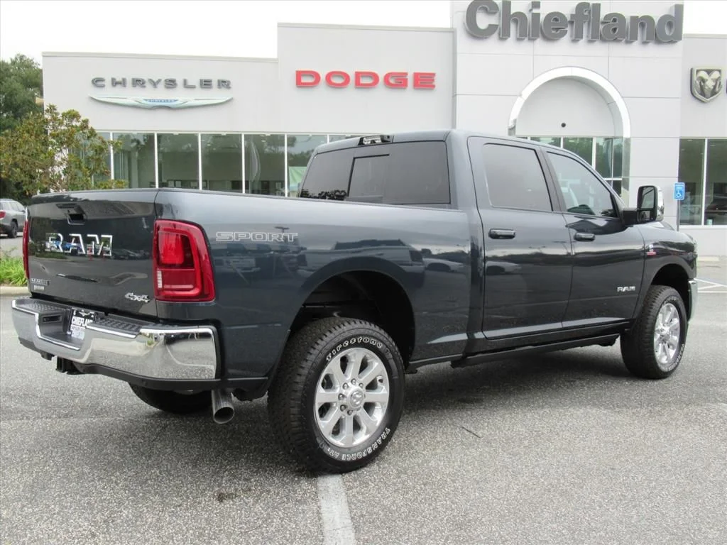 2026 RAM 2500 Laramie - Photo 8