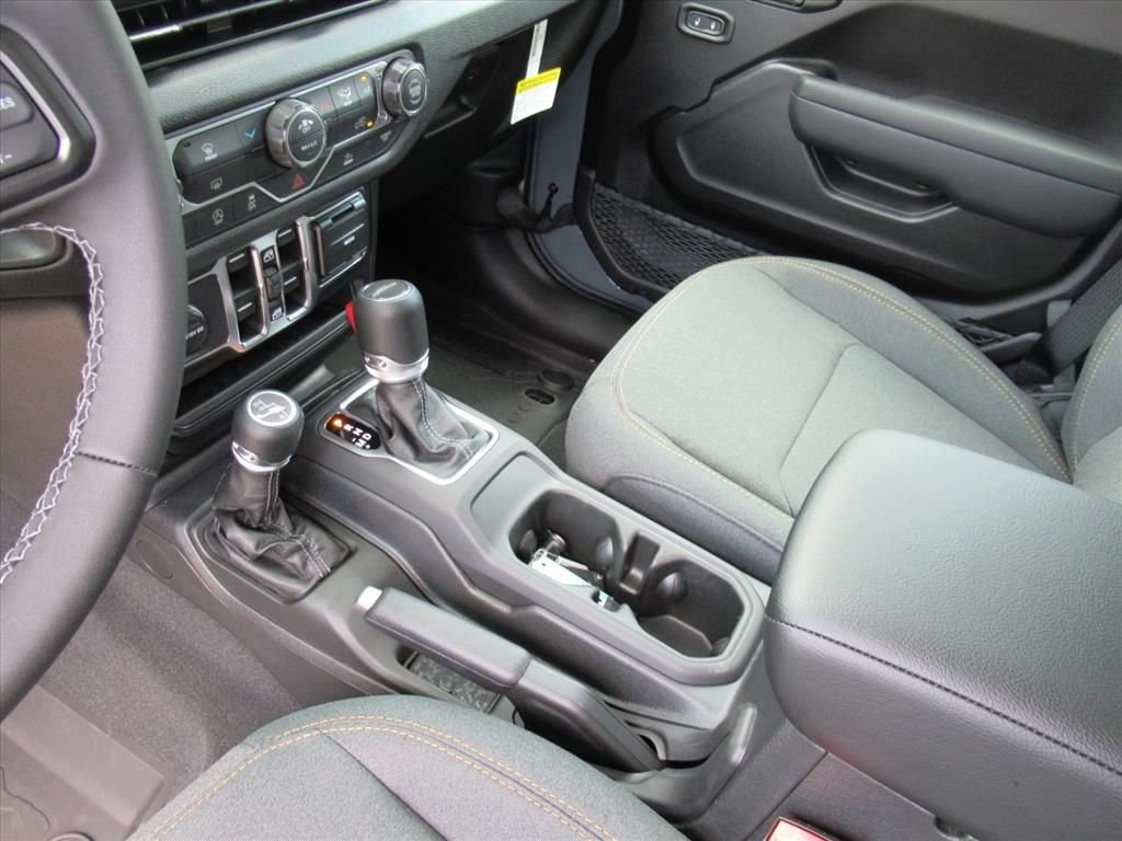 New 2026 Anvil Clear-Coat Exterior Paint Jeep Sport S image 16