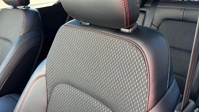 2025 Ford Escape ST-Line Select - Photo 42
