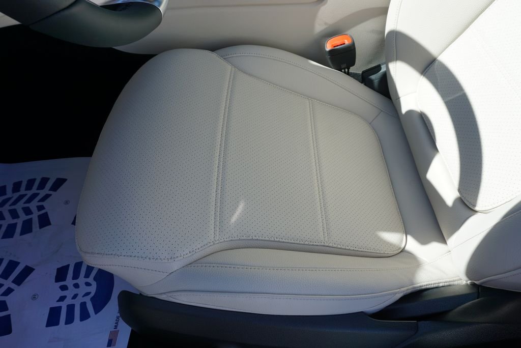Certified Used 2026 Polar White Mercedes-Benz C 300 image 42